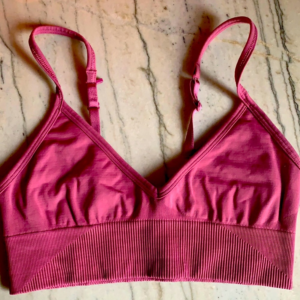 Lululemon Ebb to Street light support bra size 4